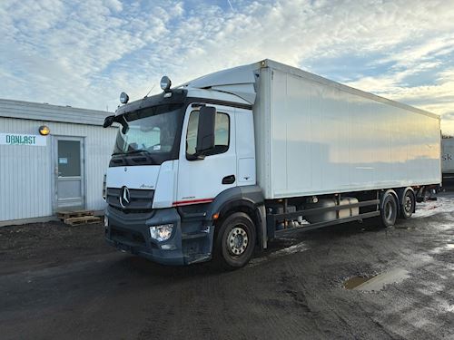 Mercedes-Benz 2533, Fast kasse