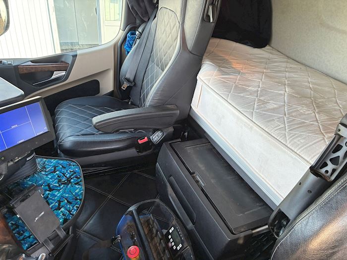 Billede 9 - Mercedes-Benz 2558 HMF 2620 Kran + fast lad